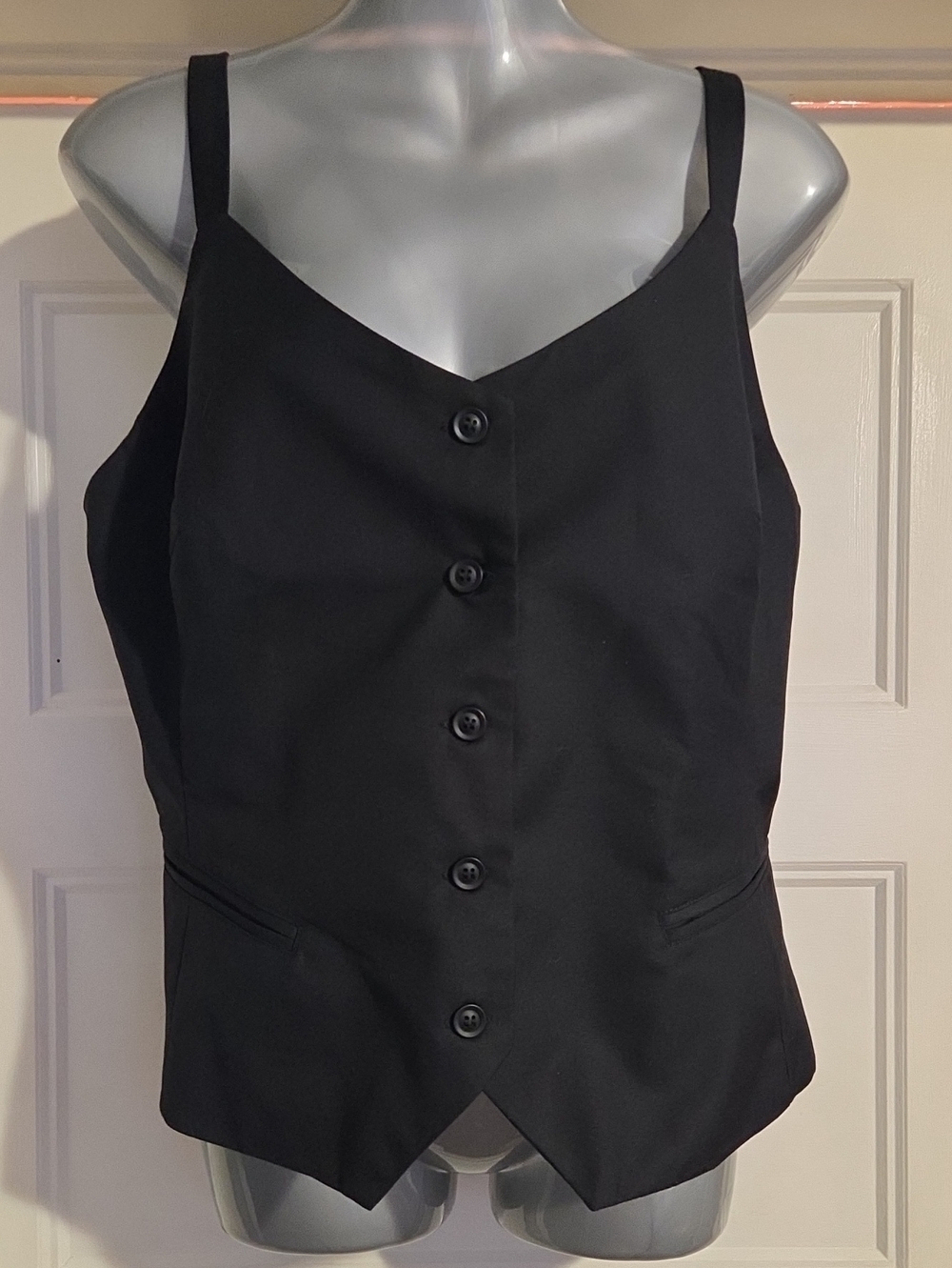 Black Women's Button-Front Vest  Top